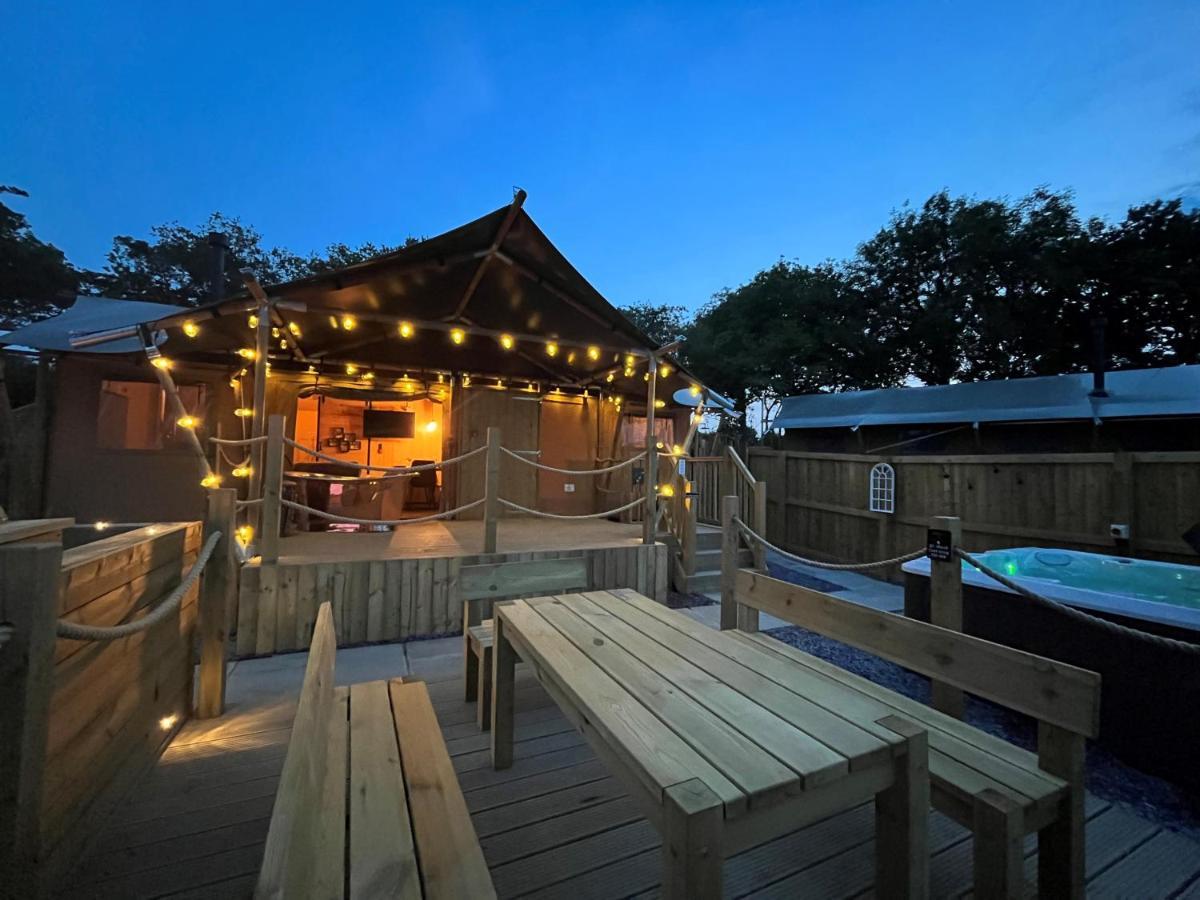 Jungle Book Safari Tent Tenby Bagian luar foto