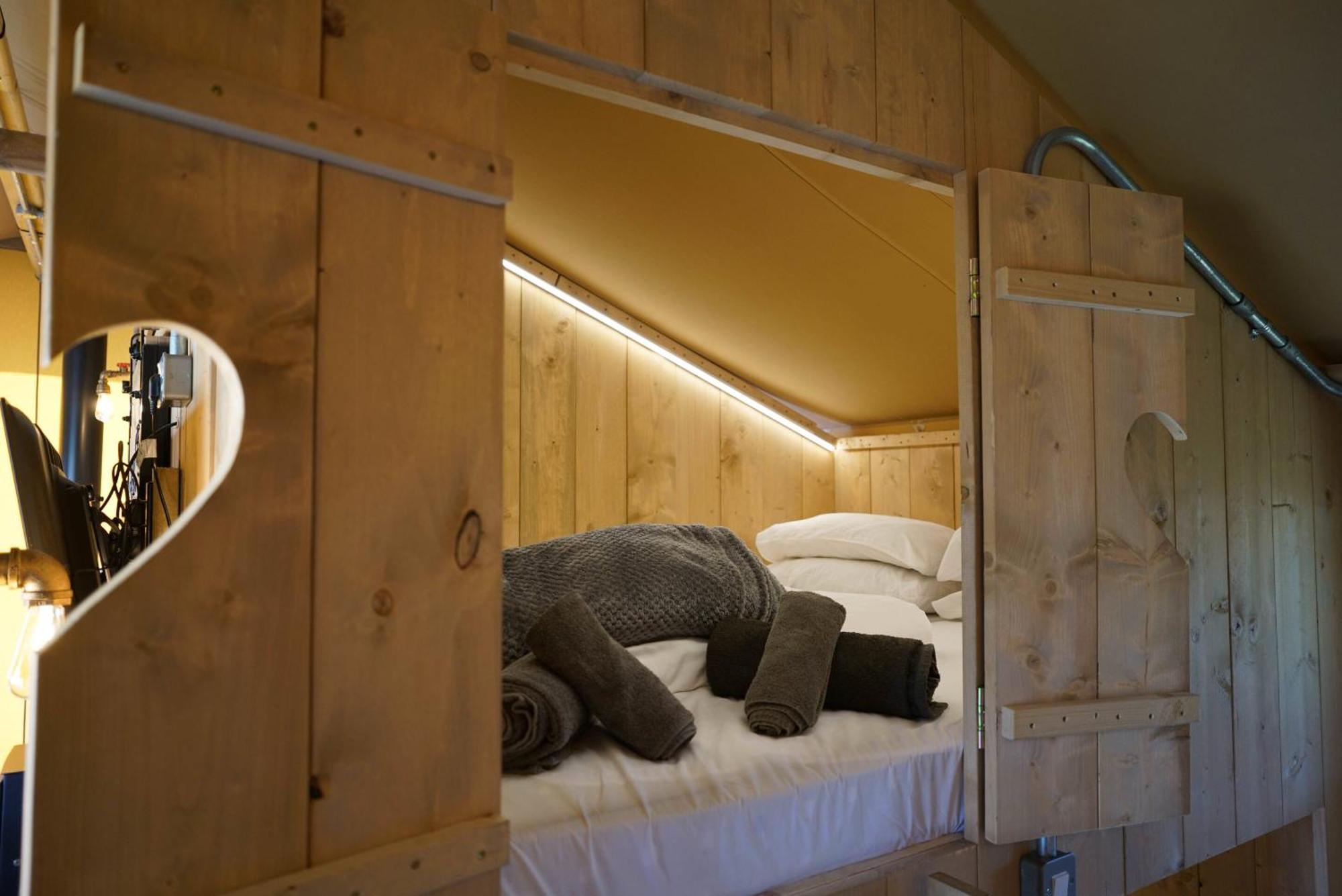 Jungle Book Safari Tent Tenby Bagian luar foto